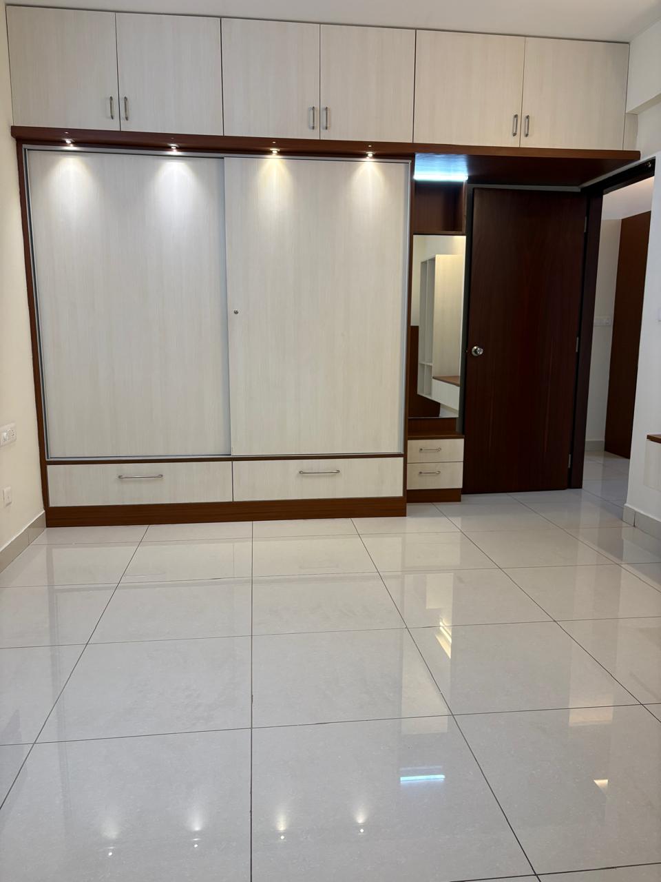 Master Bedroom & Sliding Wardrobes Detailing